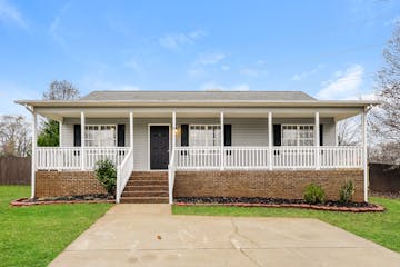 8 LEAF RIDGE CT THOMASVILLE, NC 27360